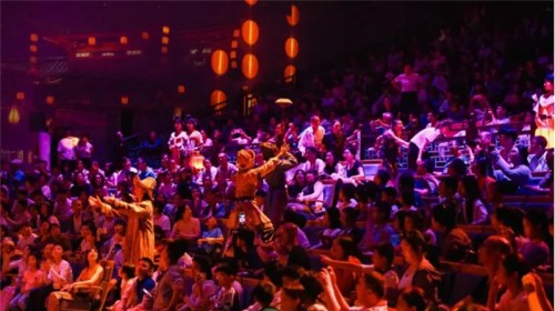 文化激揚，產業奔涌——甘肅敦煌翻騰文旅融合新浪潮